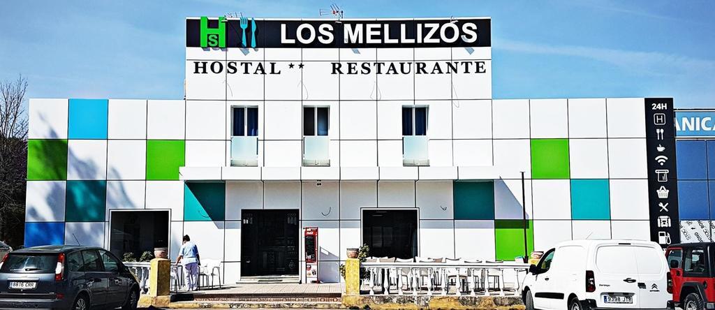Hostal Restaurante Los Mellizos Guarromán Exterior foto